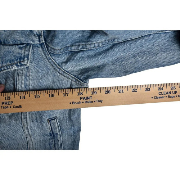 Blank NYC || Denim Jean Jacket Cropped Hem Classic Trucker Size Large - Picture 12 of 14